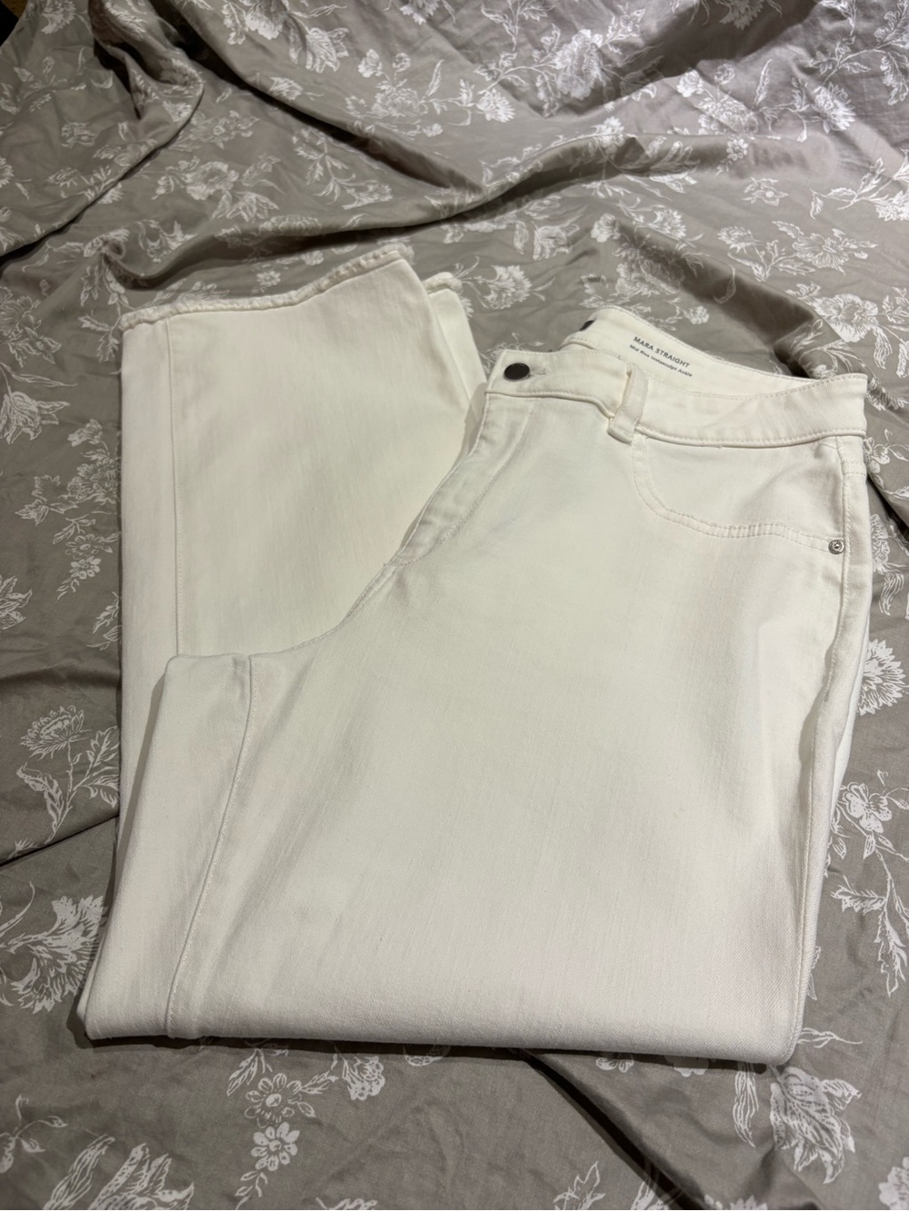 DL1961 Mara straight leg white jeans 16W mid rise ankle